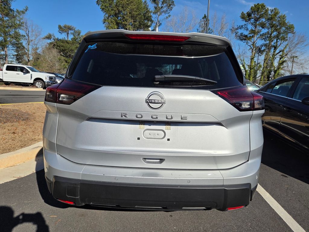 Used 2025 Silver Nissan SV image 5