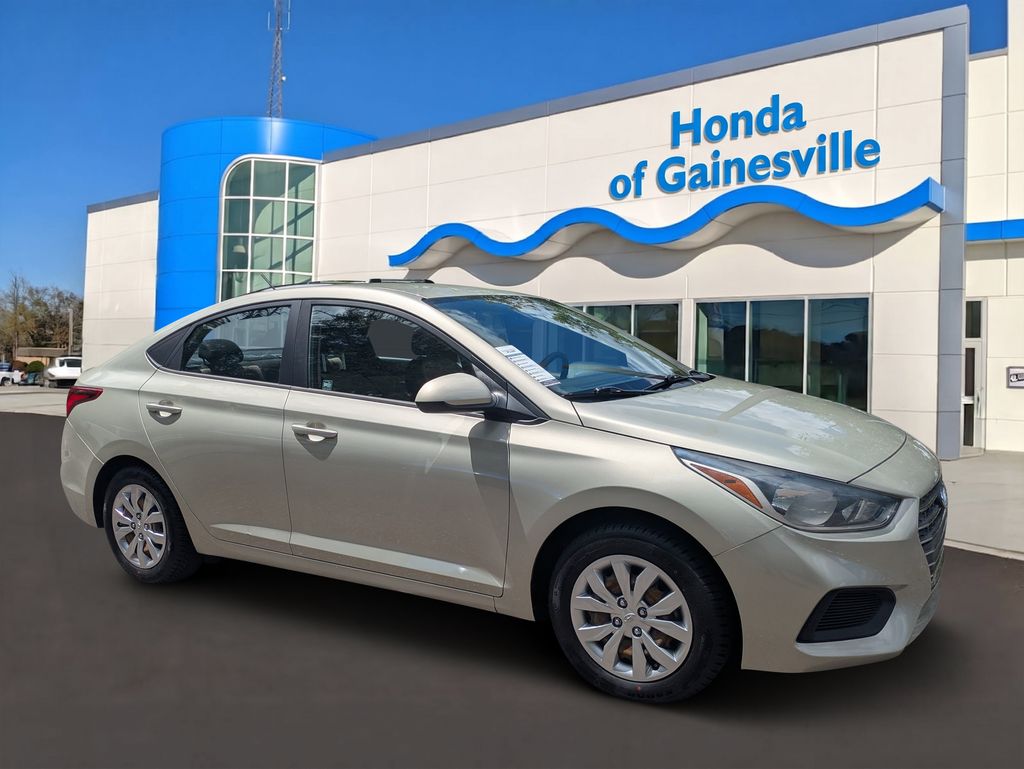 White (Linen) 2019 Hyundai Accent Sedan Front-Wheel Drive 6-Speed Automatic