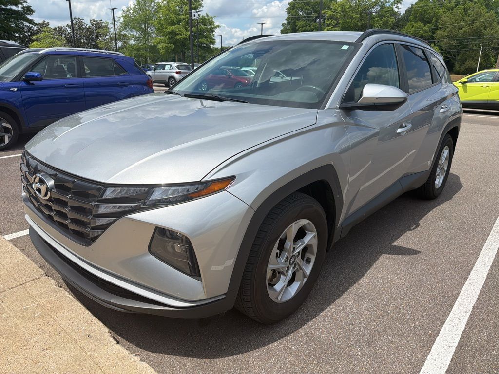 Shimmering Silver 2022 Hyundai Tucson SEL FWD SUV / Crossover Front-Wheel Drive 8-Speed Automatic