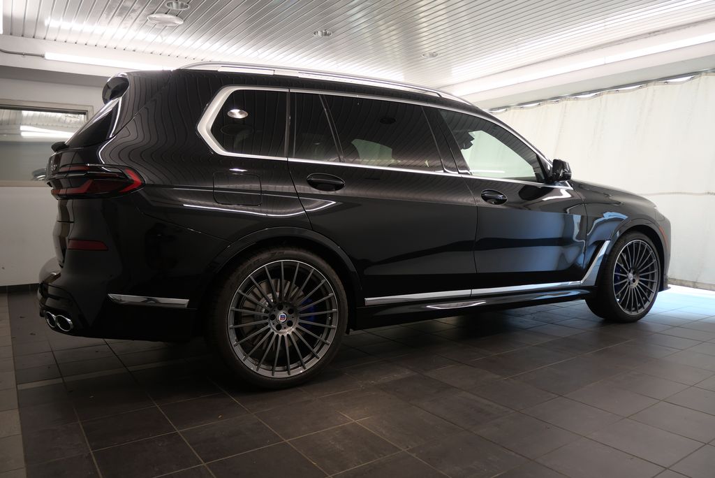 2025 BMW X7 Alpina XB7 9