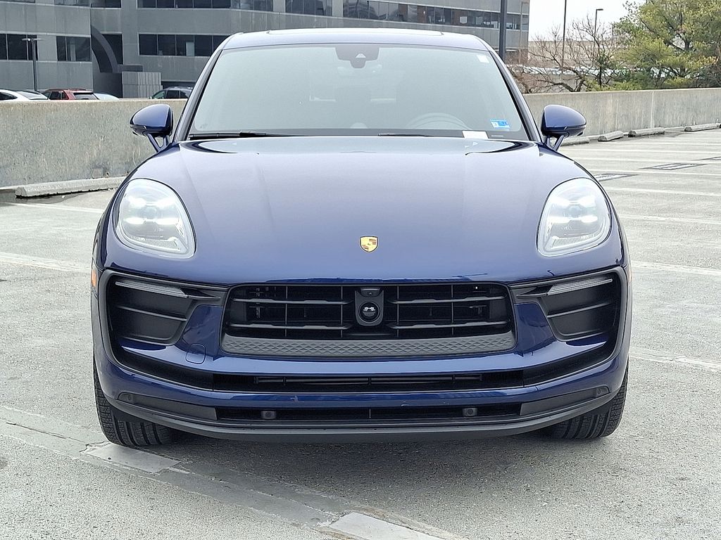 Thumbnail: 2026 Porsche Macan - 6