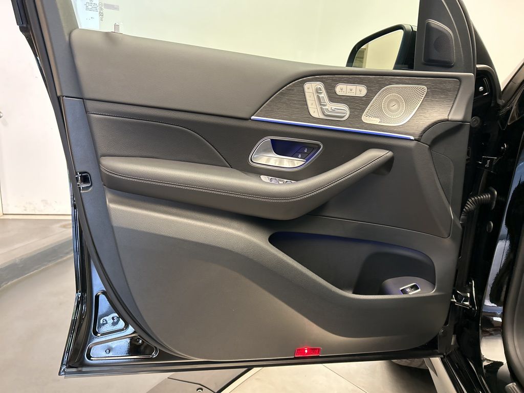 Thumbnail: 2026 Mercedes-Benz GLE - 11