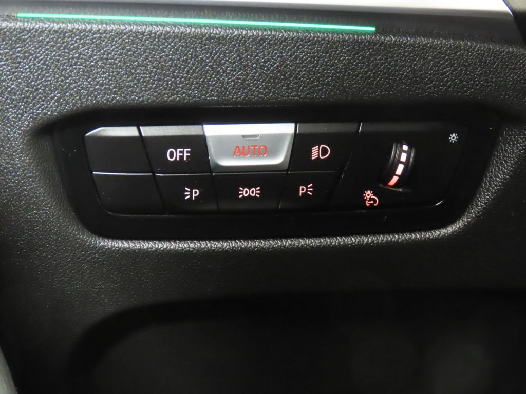 Thumbnail: 2024 BMW 3 Series - 18