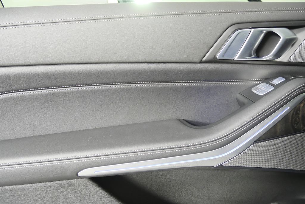 Thumbnail: 2023 BMW X7 - 12