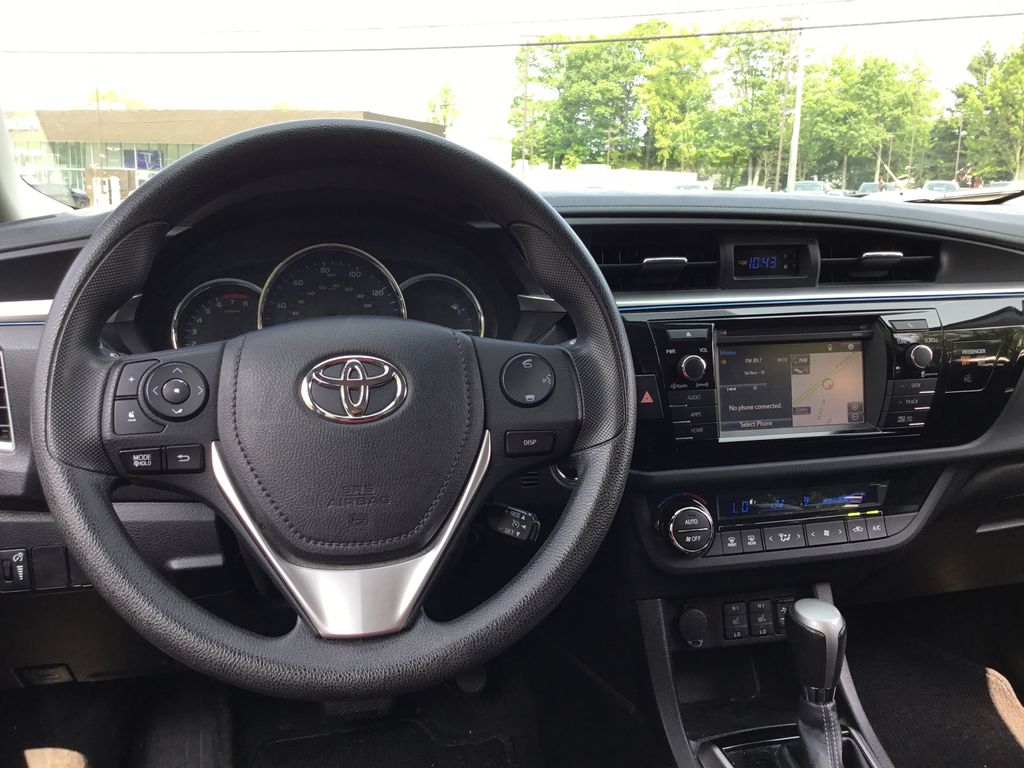 2016 Toyota Corolla LE Premium 11