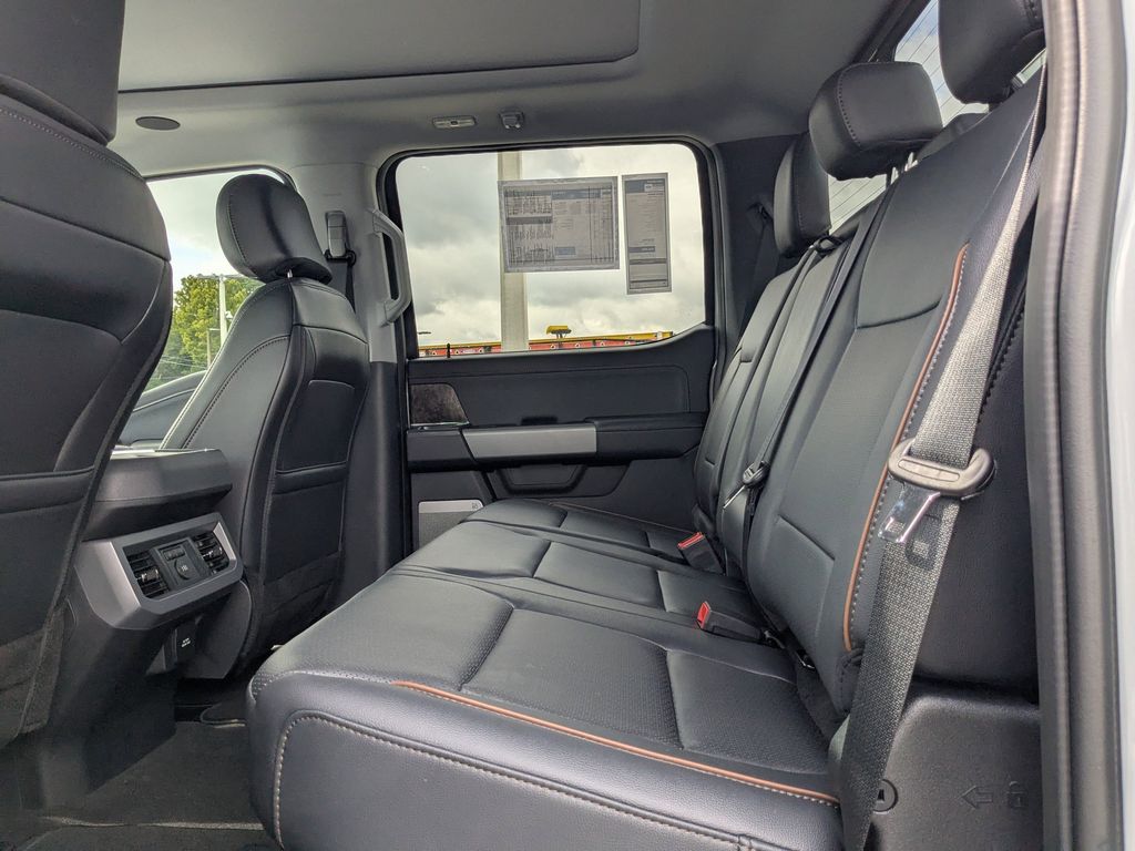 2025 Ford F-250 Super Duty Black Widow