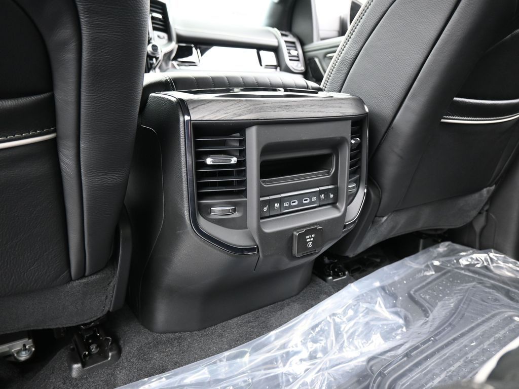 New 2026 Diamond Black Crystal Pearlcoat Ram Limited image 31