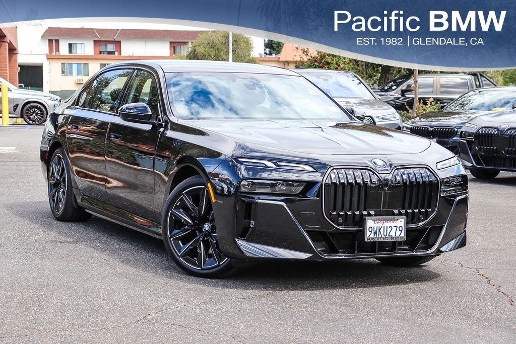 Black Sapphire Metallic 2026 BMW 7 Series Sedan All-Wheel Drive 8-Speed Automatic