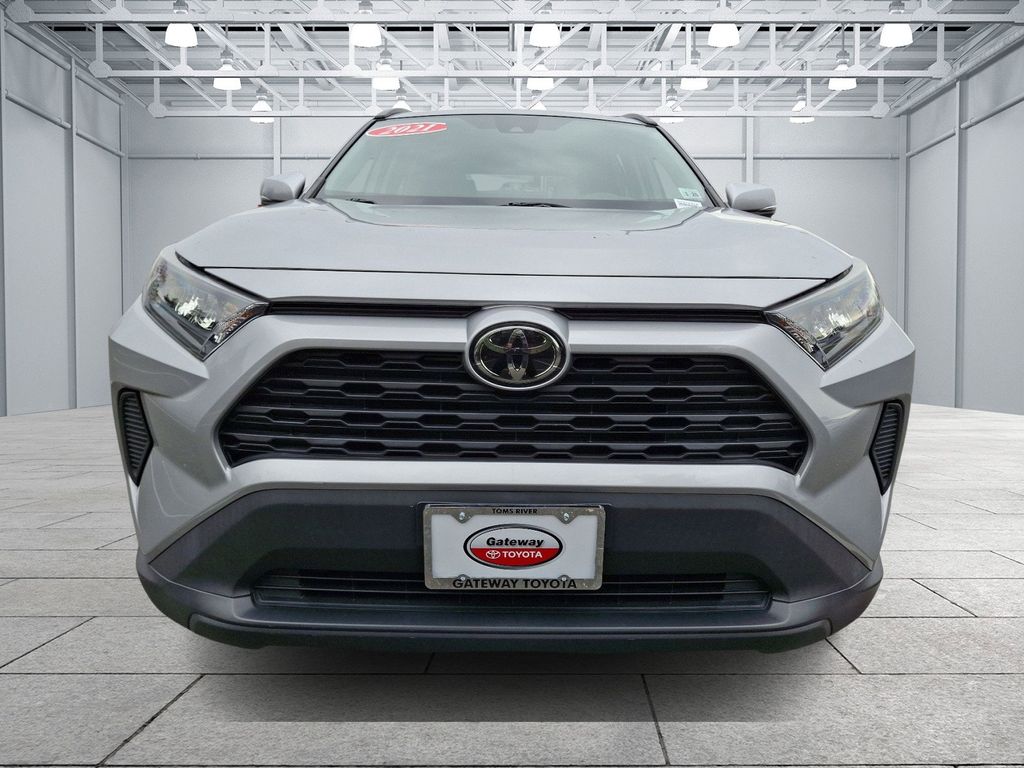 2021 Toyota RAV4 LE 2