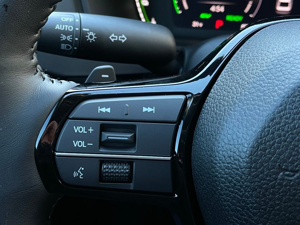 2025 Honda Accord Touring 15