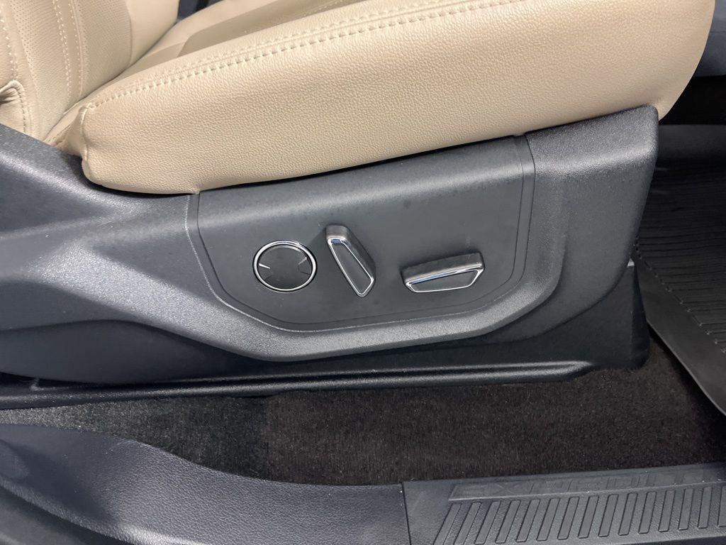 Thumbnail: 2023 Ford Expedition - 9