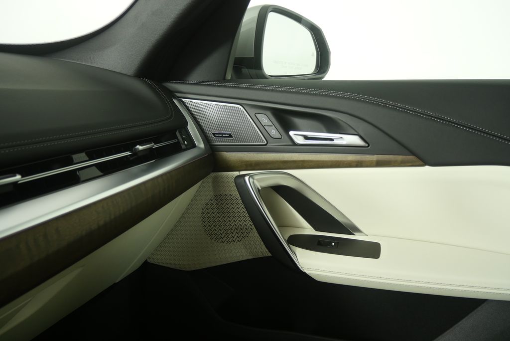 Thumbnail: 2026 BMW X1 - 21