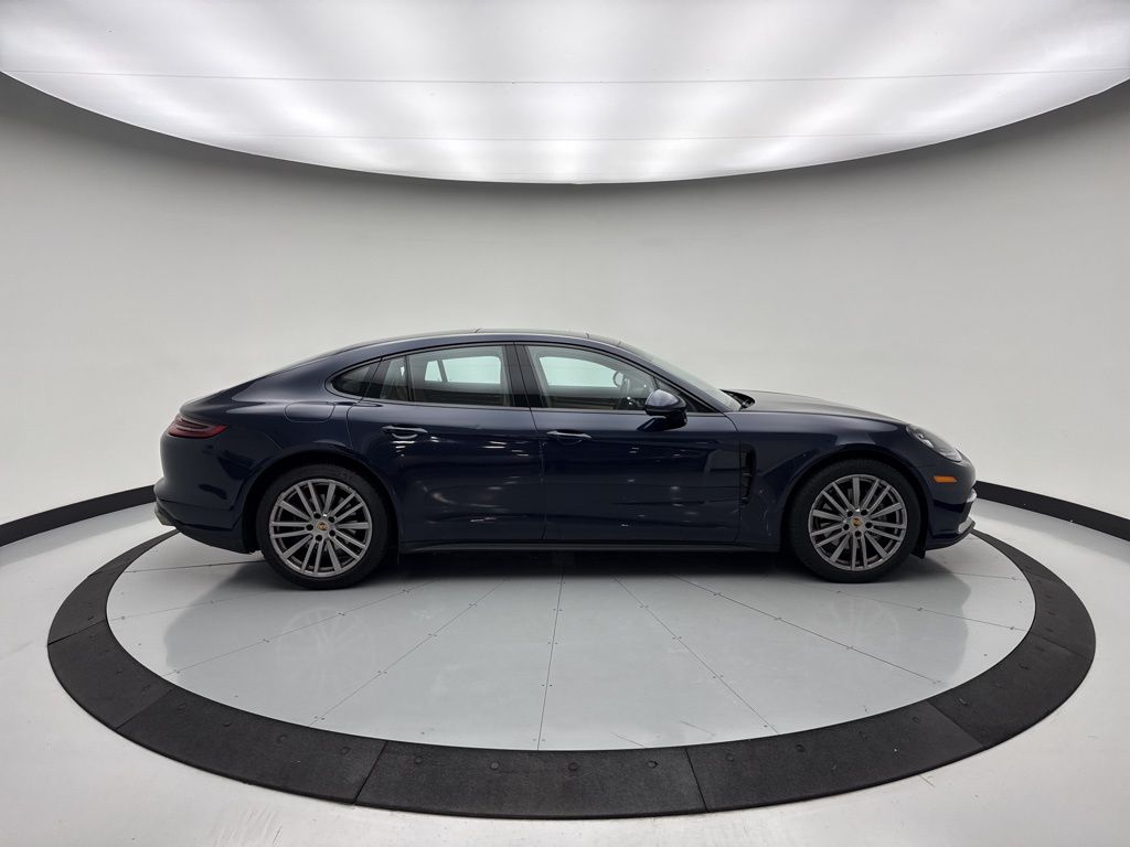 Thumbnail: 2018 Porsche Panamera - 4