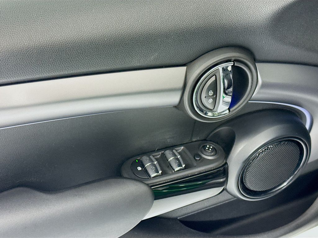 Thumbnail: 2023 MINI Cooper - 24