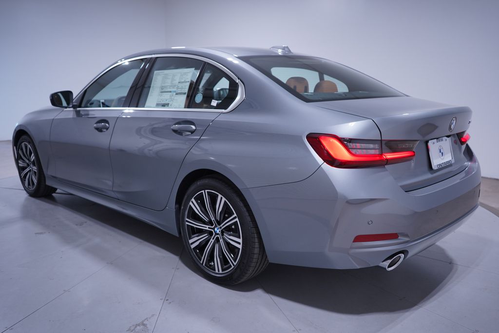 Thumbnail: 2026 BMW 3 Series - 3