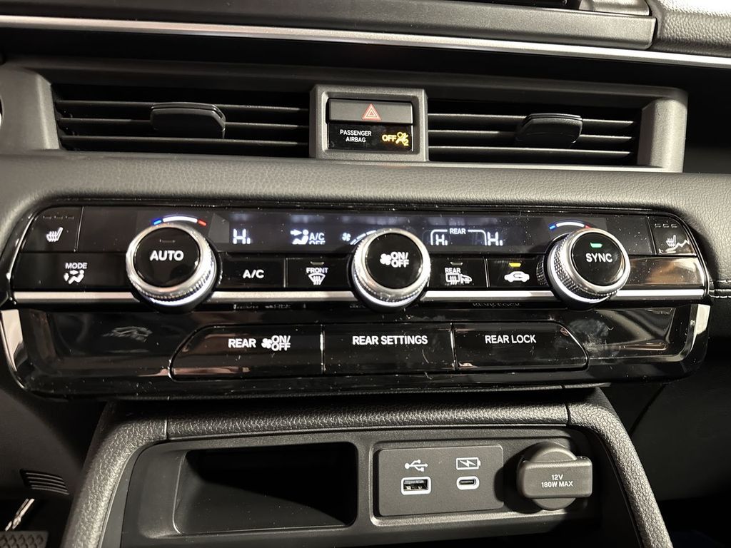 new 2025 Honda Pilot car, priced at $51,550