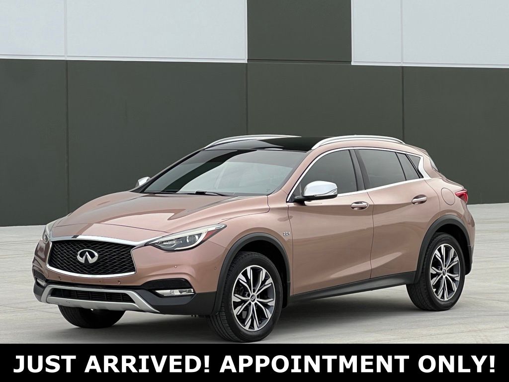 2017 INFINITI QX30 Premium AWD