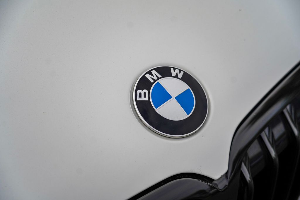 2021 BMW X7 M50i 3