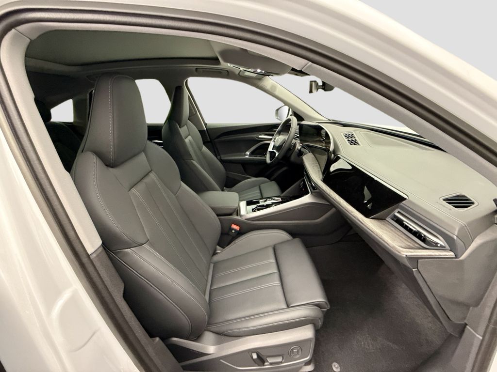 Thumbnail: 2025 Audi Q5 - 20