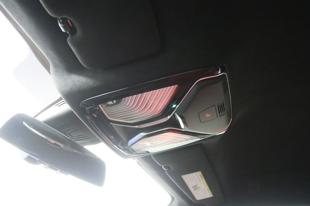 Thumbnail: 2021 BMW M8 - 24