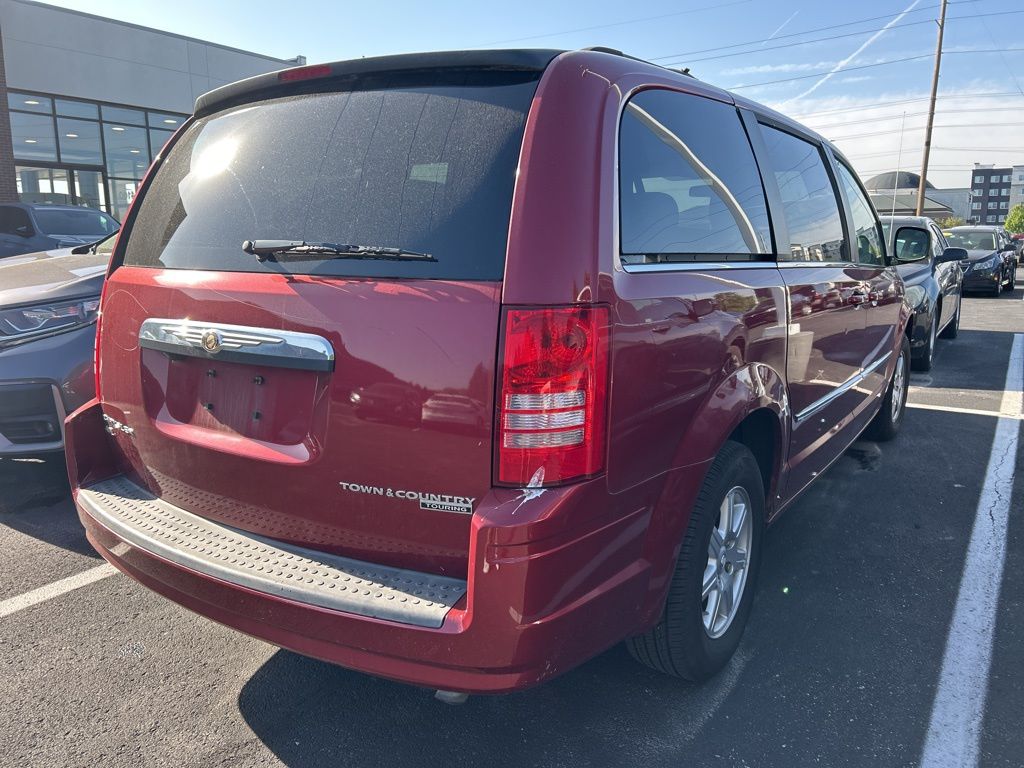 2010 Chrysler Town & Country Touring 3