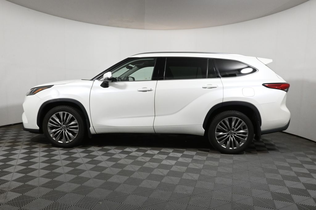 Thumbnail: 2020 Toyota Highlander - 2