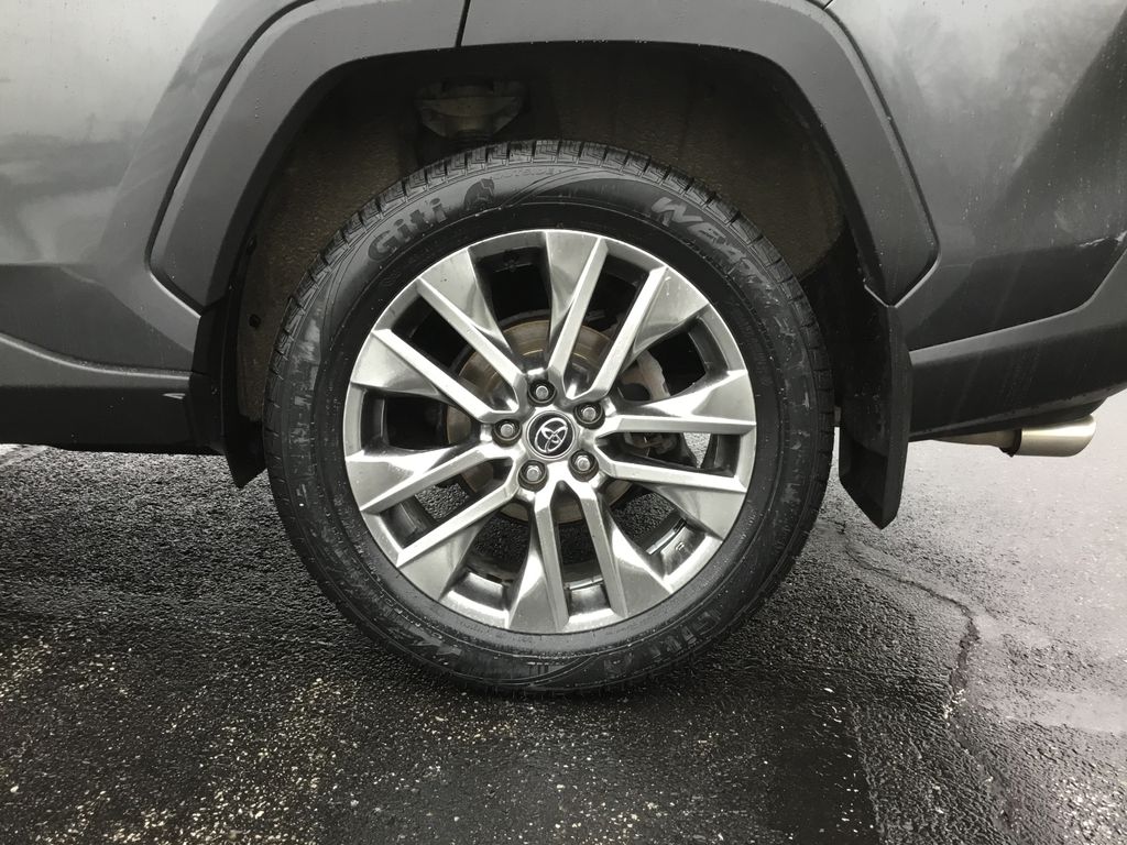 Thumbnail: 2020 Toyota RAV4 - 10