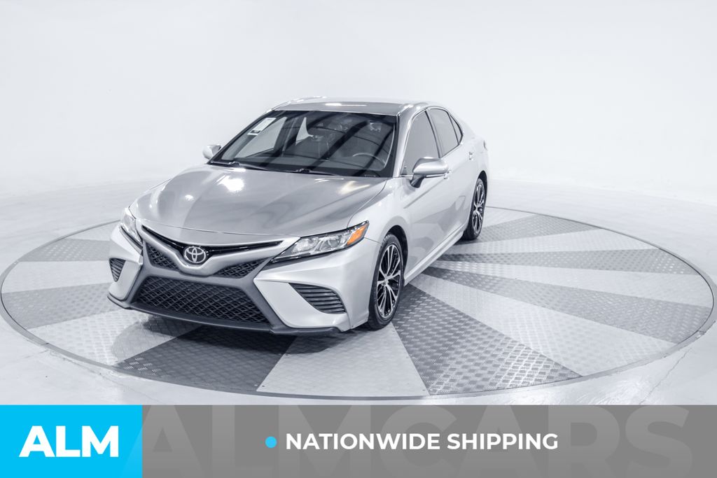 2018 Toyota Camry LE photo 2