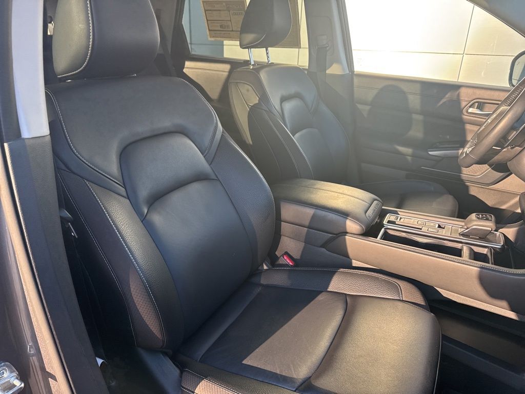 2024 Nissan Pathfinder SL FWD