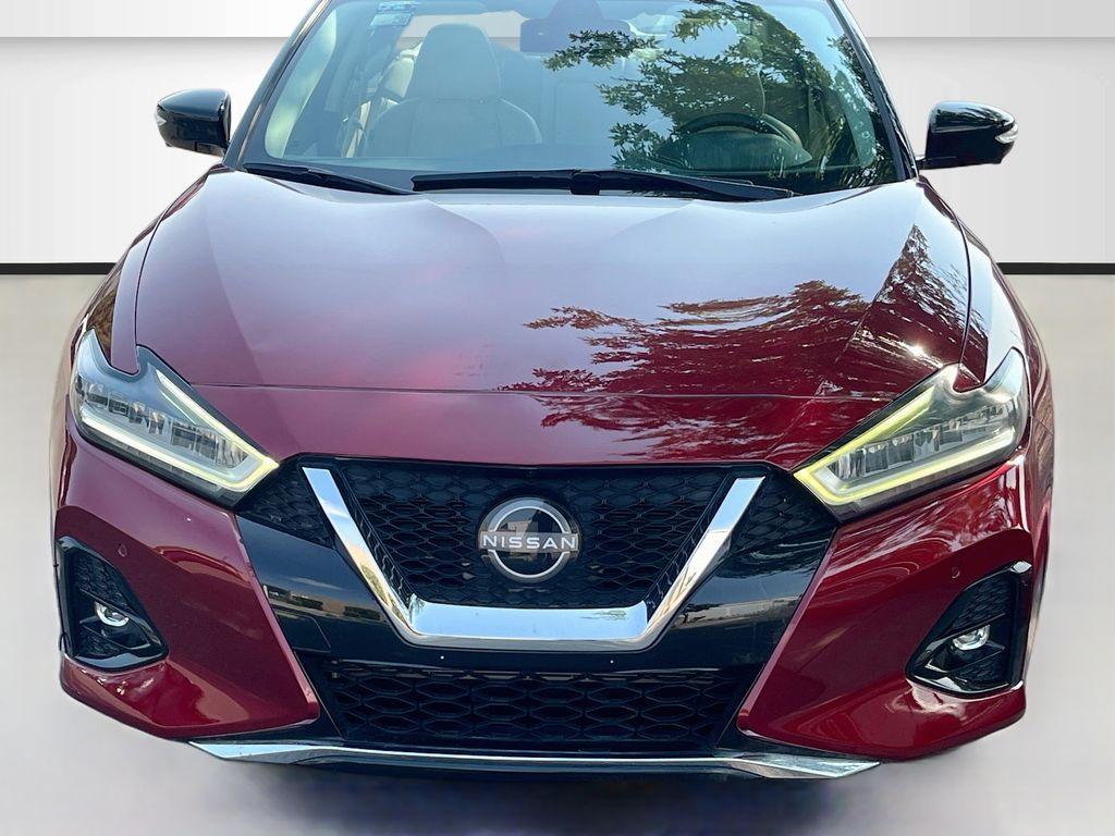Used 2023 Red Nissan Platinum image 2