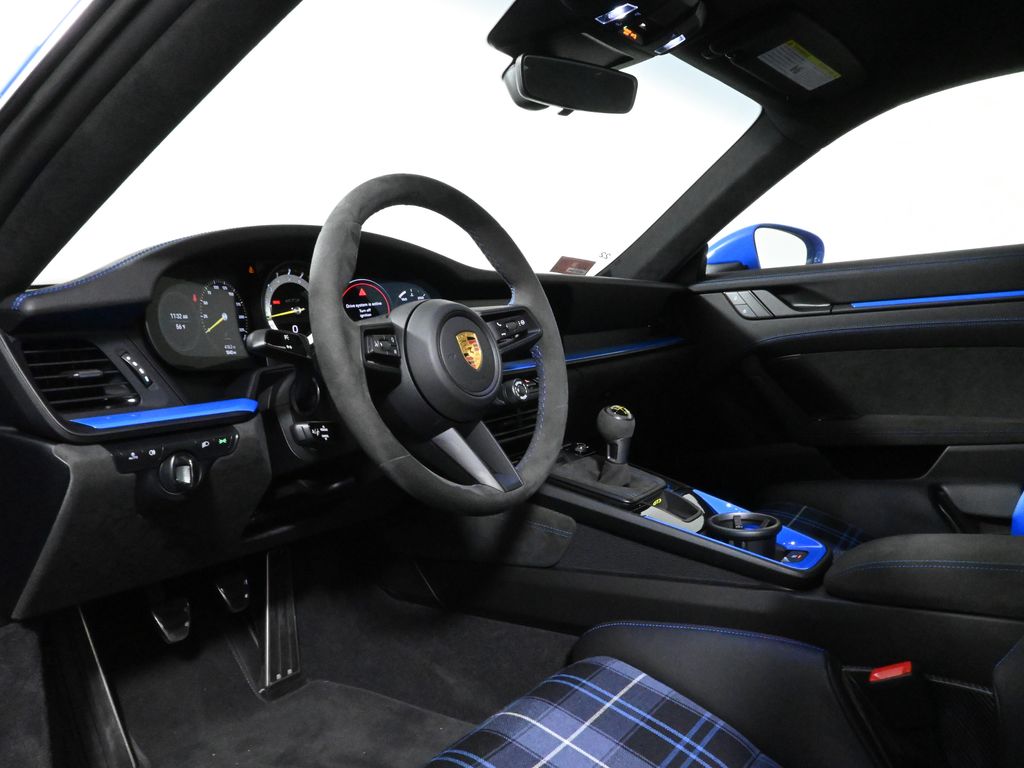 Thumbnail: 2022 Porsche 911 - 4