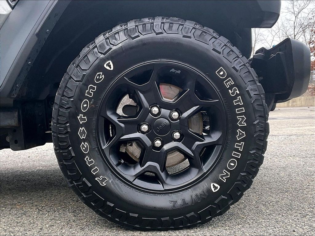 2023 Jeep Wrangler — photo 7