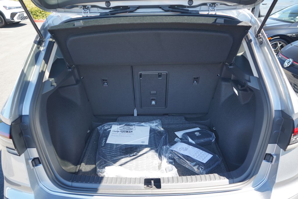 Thumbnail: 2025 Volkswagen Taos - 11