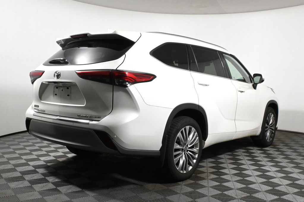 Thumbnail: 2020 Toyota Highlander - 7