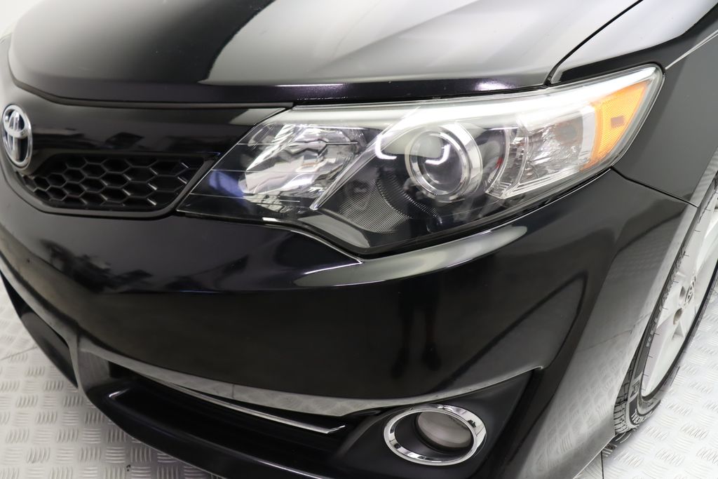2014 Toyota Camry SE 3