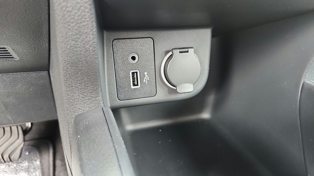 2025 Nissan Kicks Play