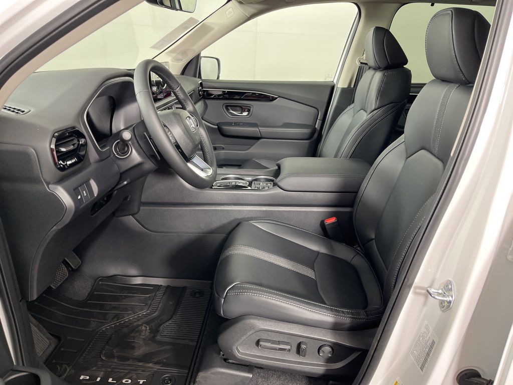 Thumbnail: 2025 Honda Pilot - 26