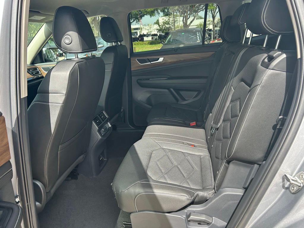 New 2026 Silver Mist Metallic Volkswagen 2.0T SE image 40