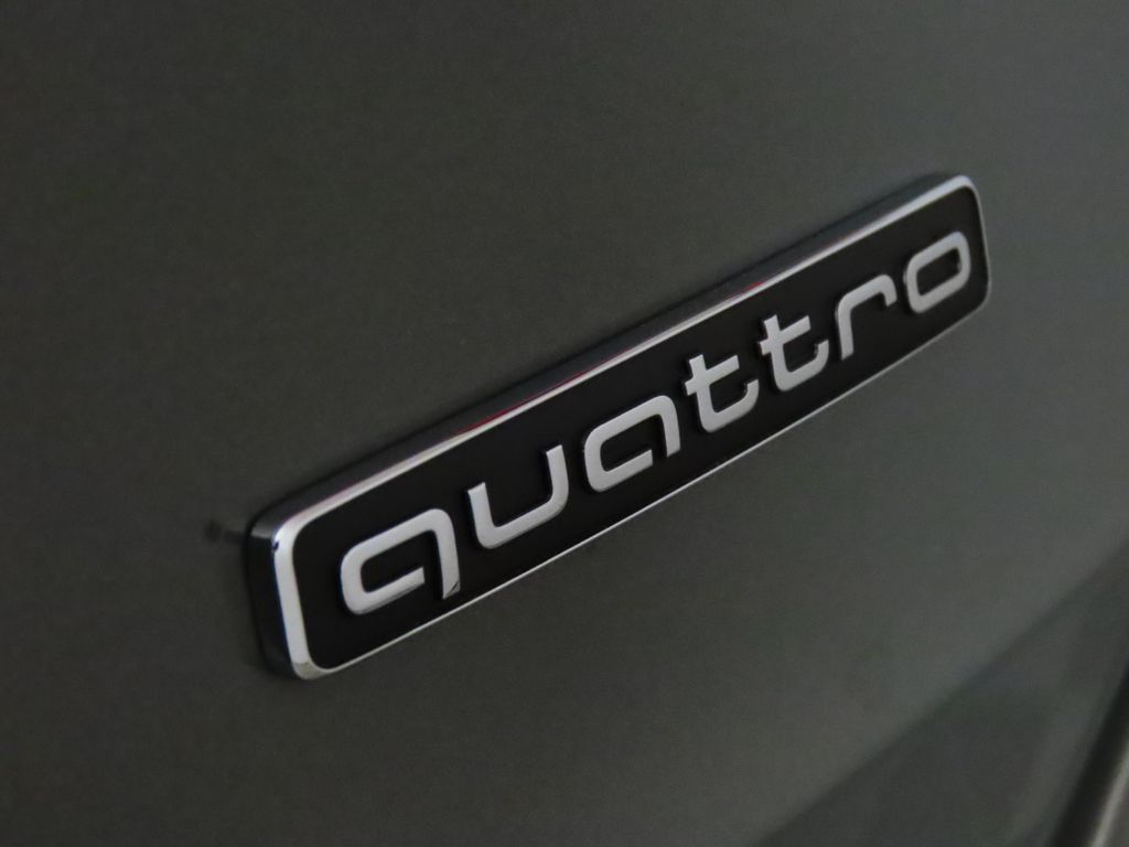 Thumbnail: 2025 Audi Q3 - 10