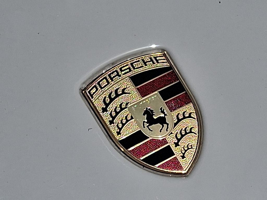 Thumbnail: 2018 Porsche 911 - 28