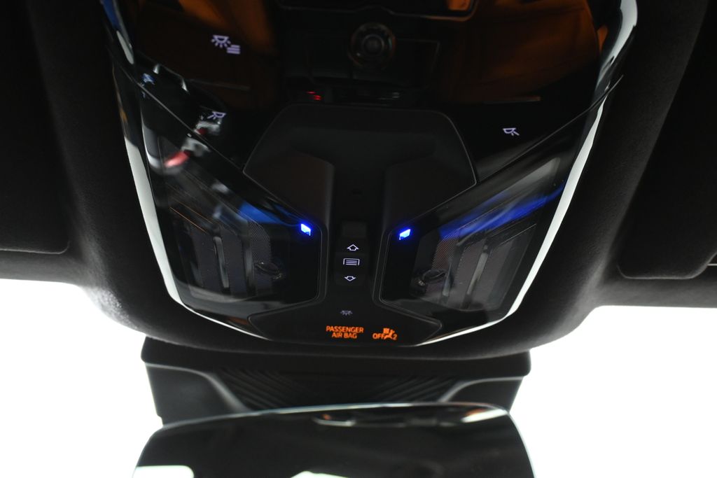 Thumbnail: 2026 BMW M5 - 21