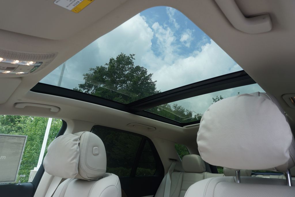 Thumbnail: 2026 Mercedes-Benz GLE - 12