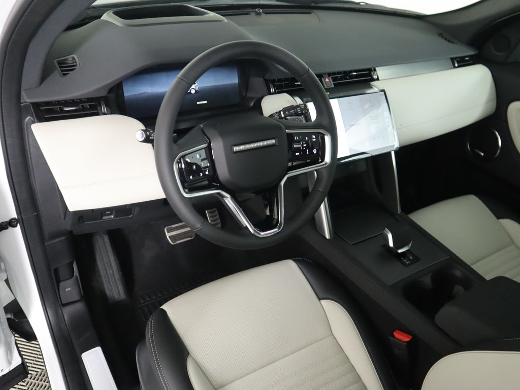 Thumbnail: 2025 Land Rover Discovery Sport - 10