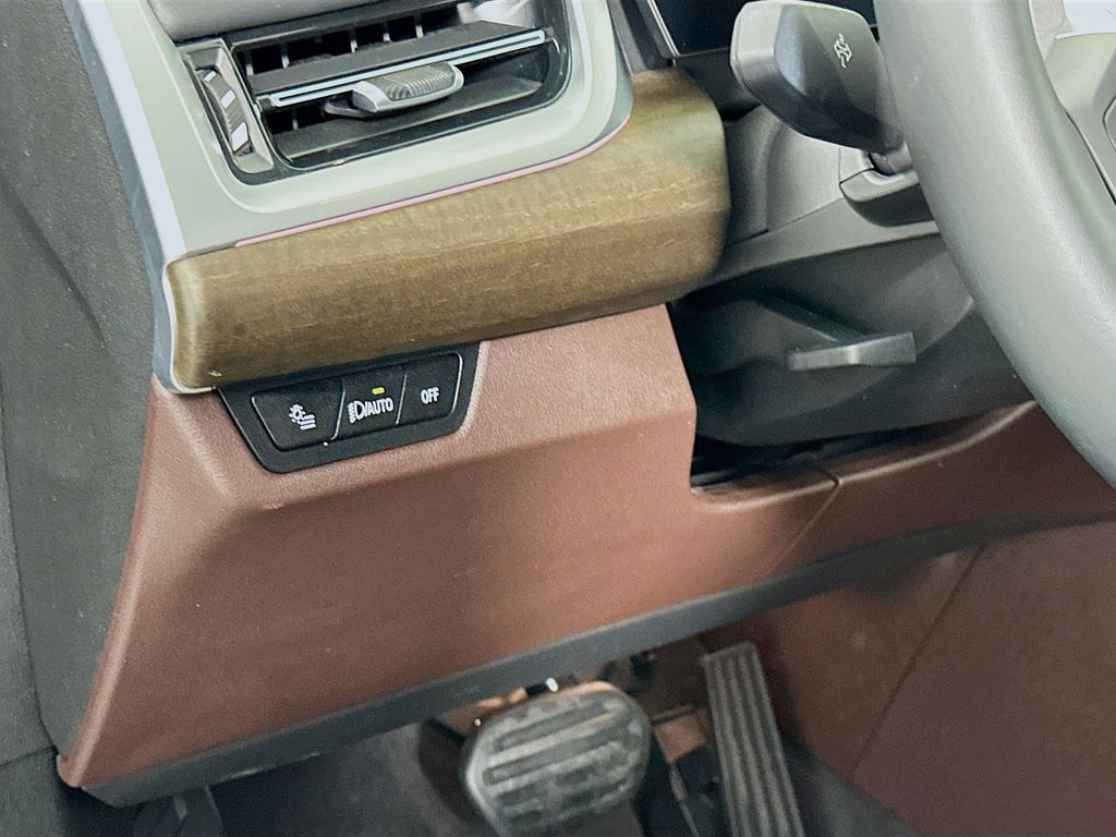 Thumbnail: 2025 BMW X1 - 10