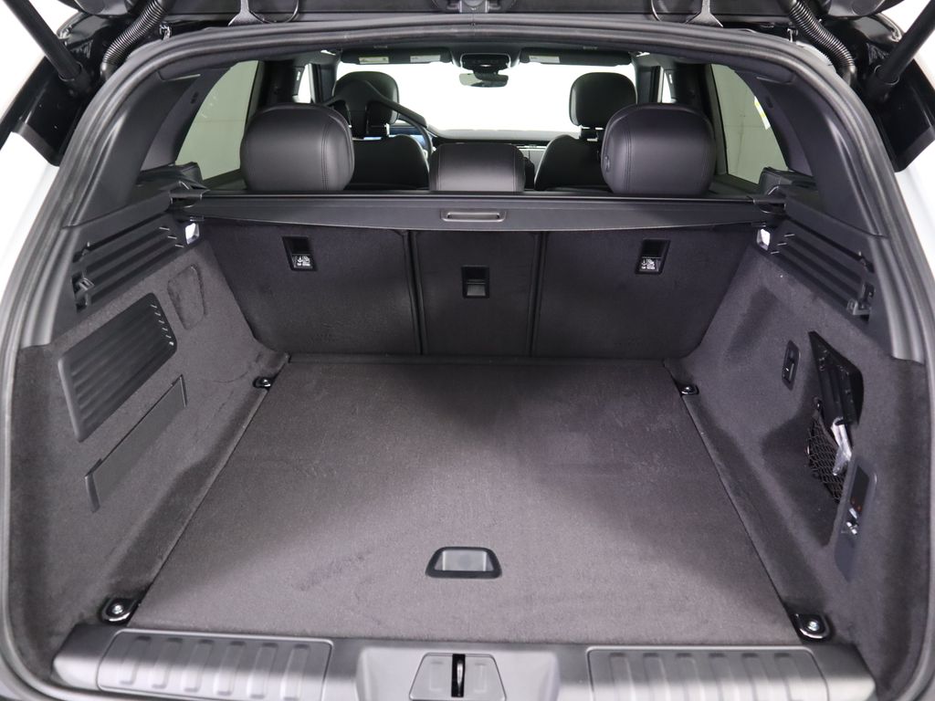 2025 Land Rover Range Rover Sport SE 29