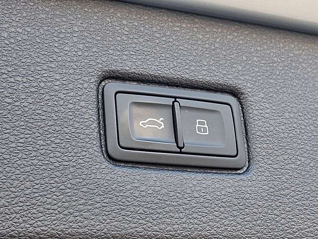 Thumbnail: 2023 Audi Q7 - 28