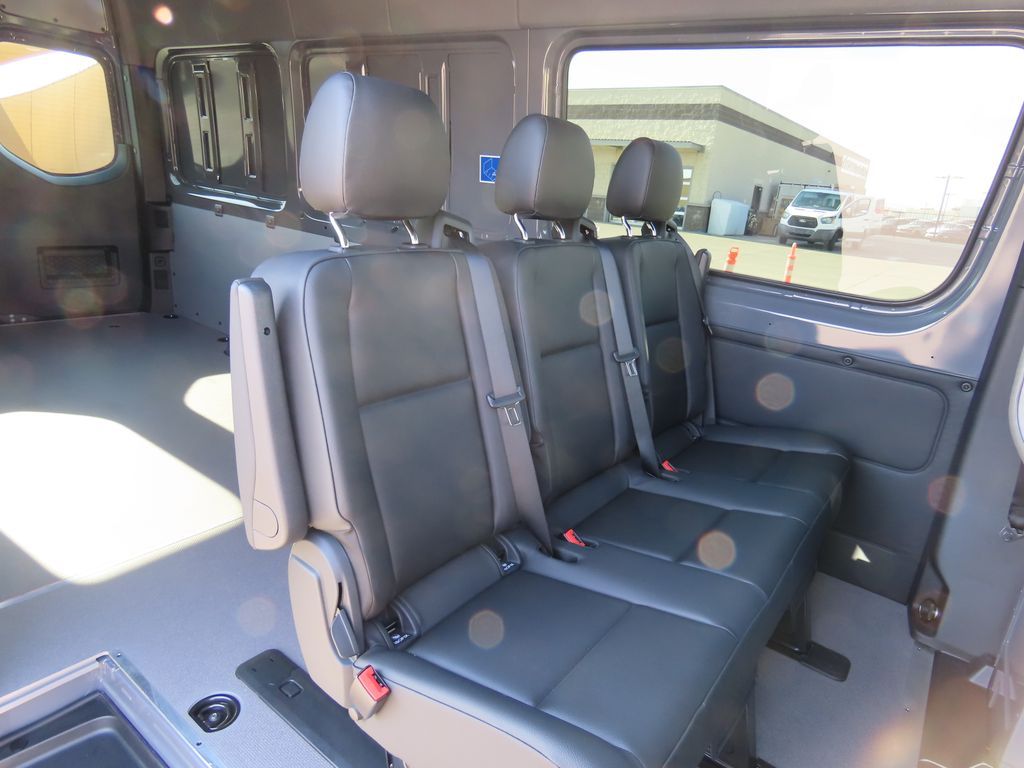 Thumbnail: 2025 Mercedes-Benz Sprinter - 23