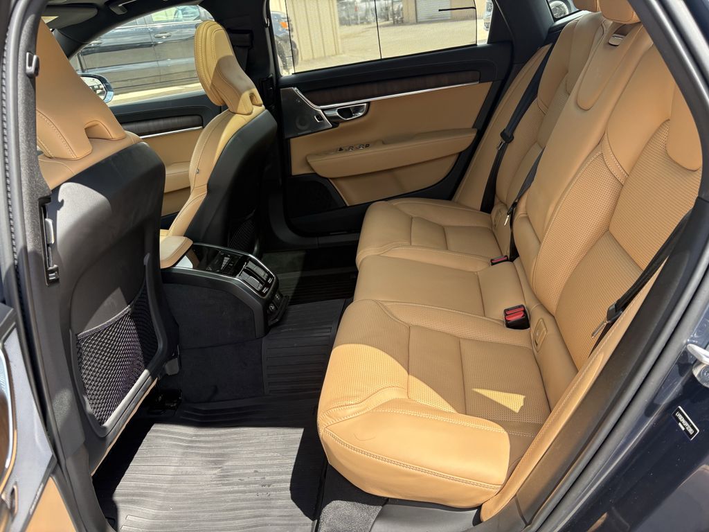 Used 2023 Denim Blue Metallic Volvo Ultimate image 25