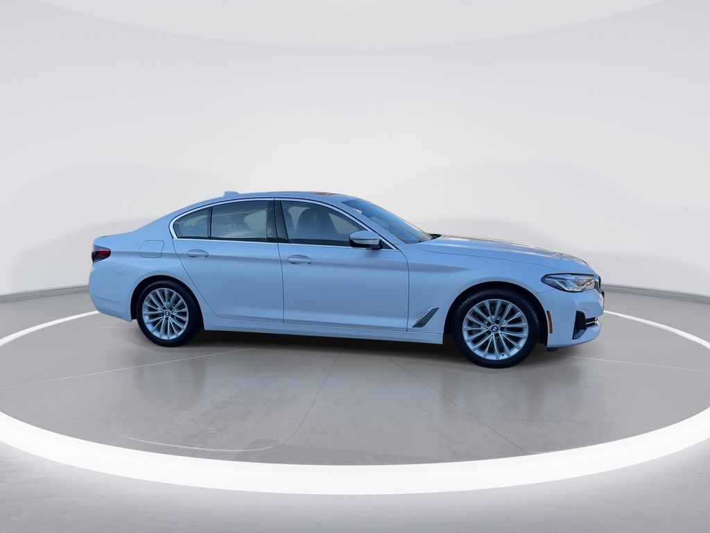 Thumbnail: 2023 BMW 5 Series - 9