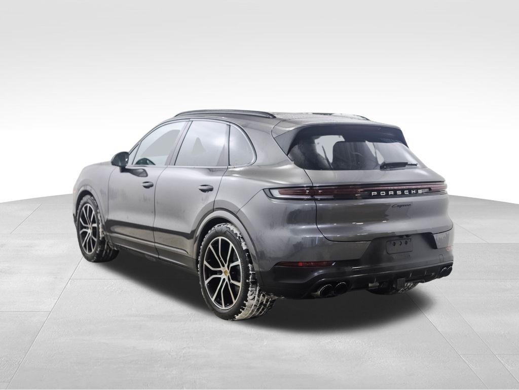 Thumbnail: 2024 Porsche Cayenne - 3
